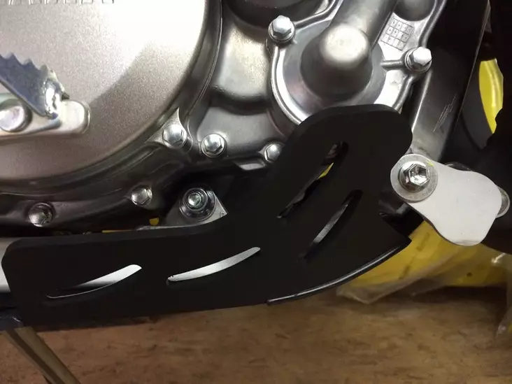 AXP Hasplåt PHD 6mm Svart Yamaha YZ250 0 - Hasplåtar  - D133311 - 1