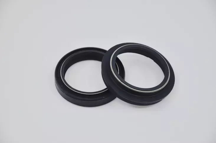 SKF Oil & Dust Seal Showa Mm 41 ""Black - Gaffeltätning - D400131 - 1