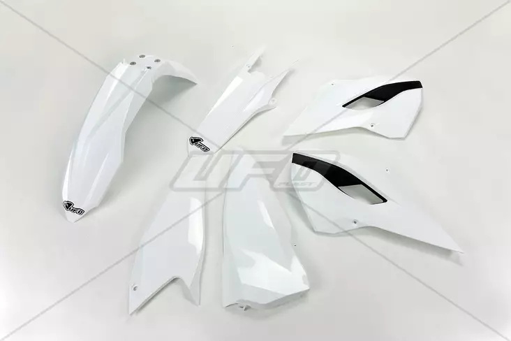 UFO Plastkit 4-delar original HVA TE/FE - Plastkit - D33794 - 1