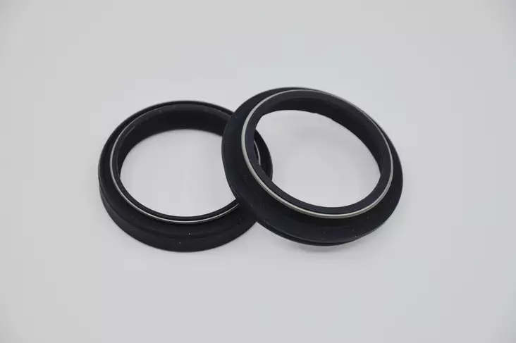 SKF Oil & Dust Seal Showa Mm 43 ""Black - Gaffeltätning - D400135 - 1