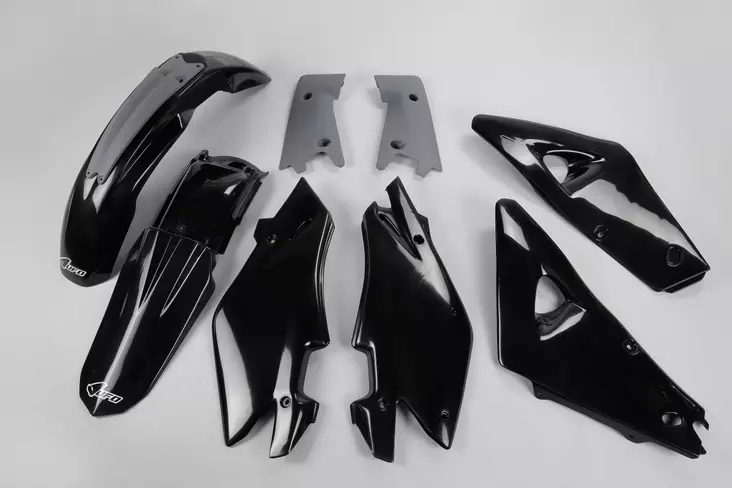 UFO Plastkit 4-delar Svart HVA 2-takt CR - Plastkit - D33769 - 1